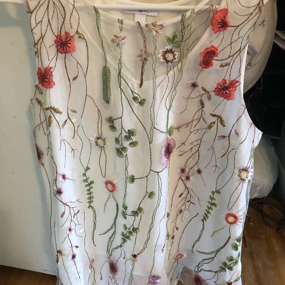 Layered sleeveless blouse